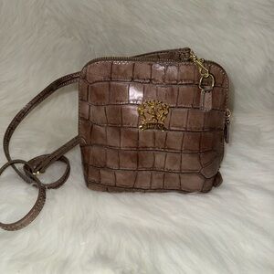 Chic Crocodile-Embossed Brown Crossbody Bag